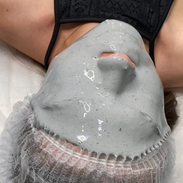 Альгінатна абсорбуюча DETOX маска з активованим вугіллям